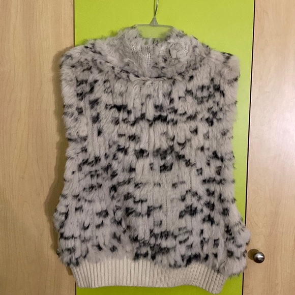 Neiman Marcus Real Fur Pullover Vest - Picture 2 of 13